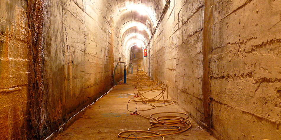 Electrical tomography in dam gallery