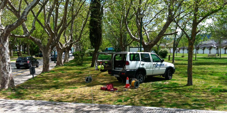Hydrogeology studies by electrical tomography